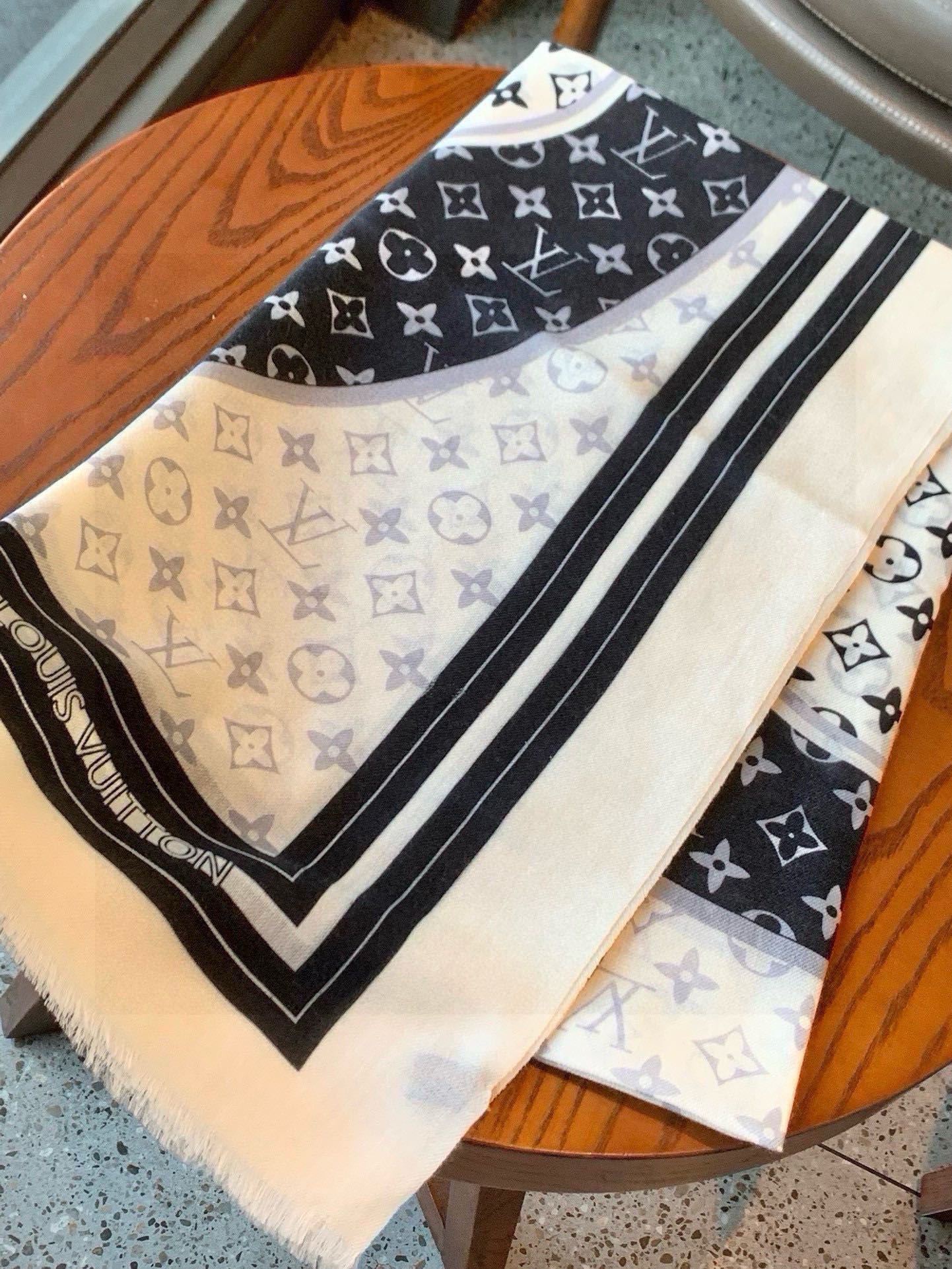 Louis Vuitton Scarf